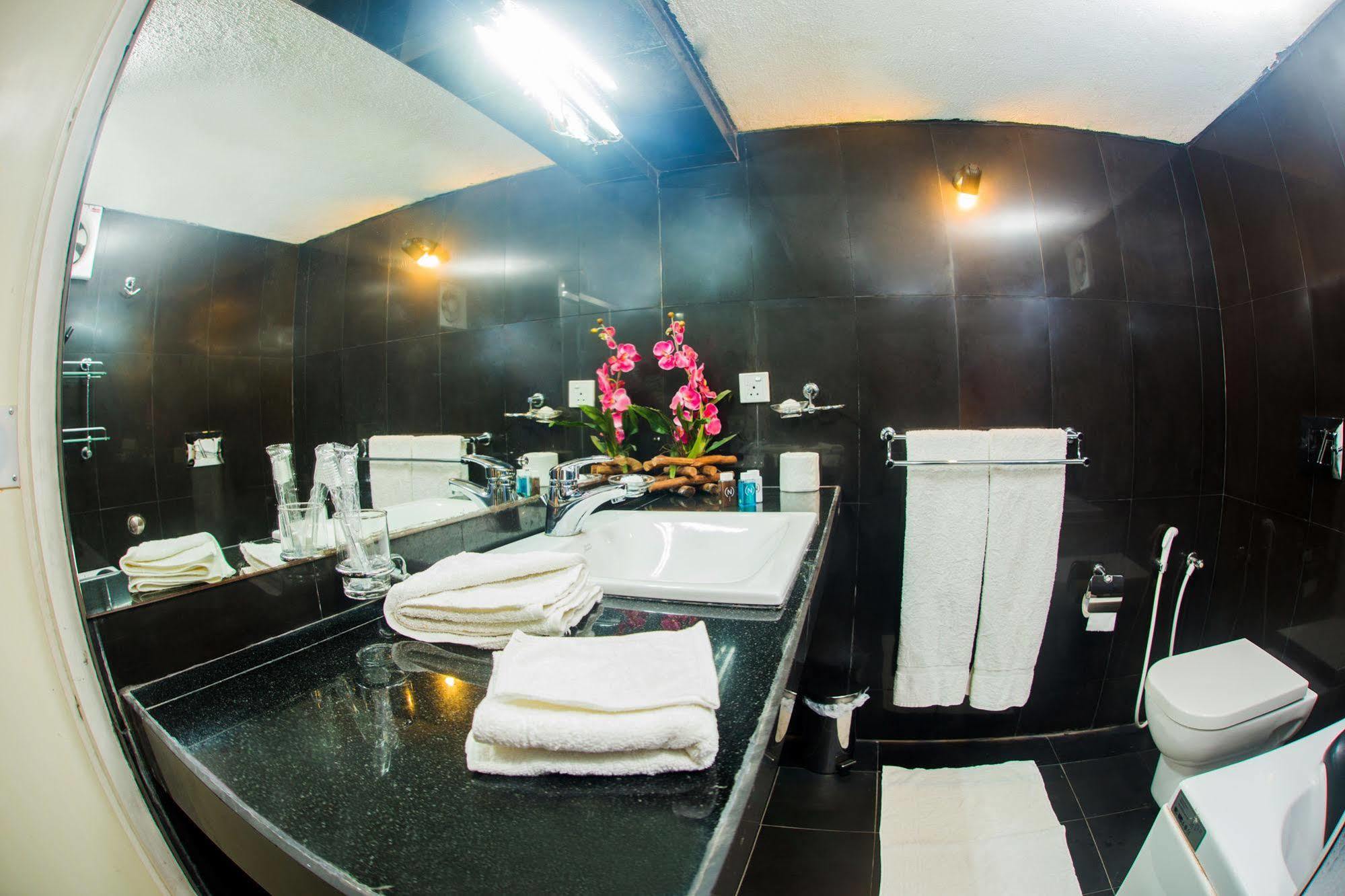 Whitehouse Residencies Bed & Breakfast Colombo Exterior foto